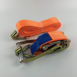 RatcheRatchet tie-down strap with doubleJ-hooks, used for strapping