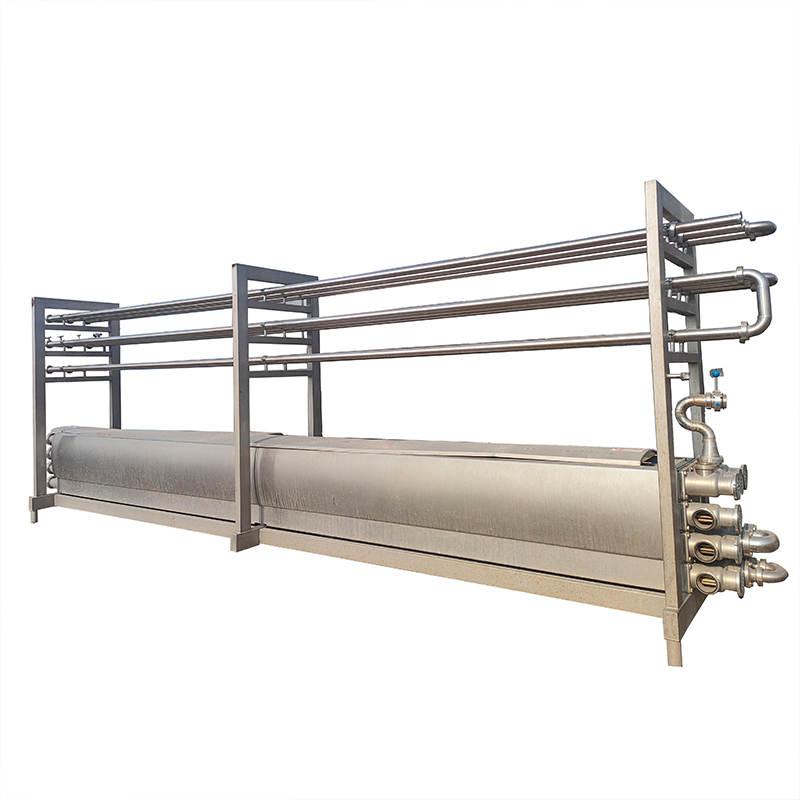 Industrial applica uno scambiatore di calore tubolare da 380 V, pressione 1600, buone condizioni.