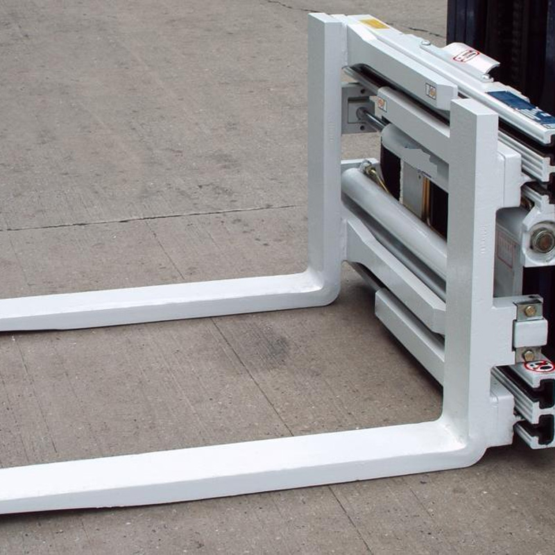 Forklift parts feature a wear-resistant metal structure design for stable clamping.