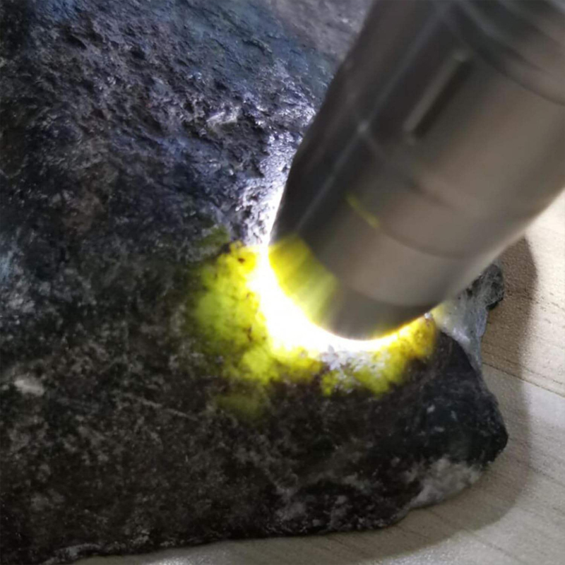 UltraBright LED Flashlights Jewelry Inspection Tool with Measuring Function - Image 3