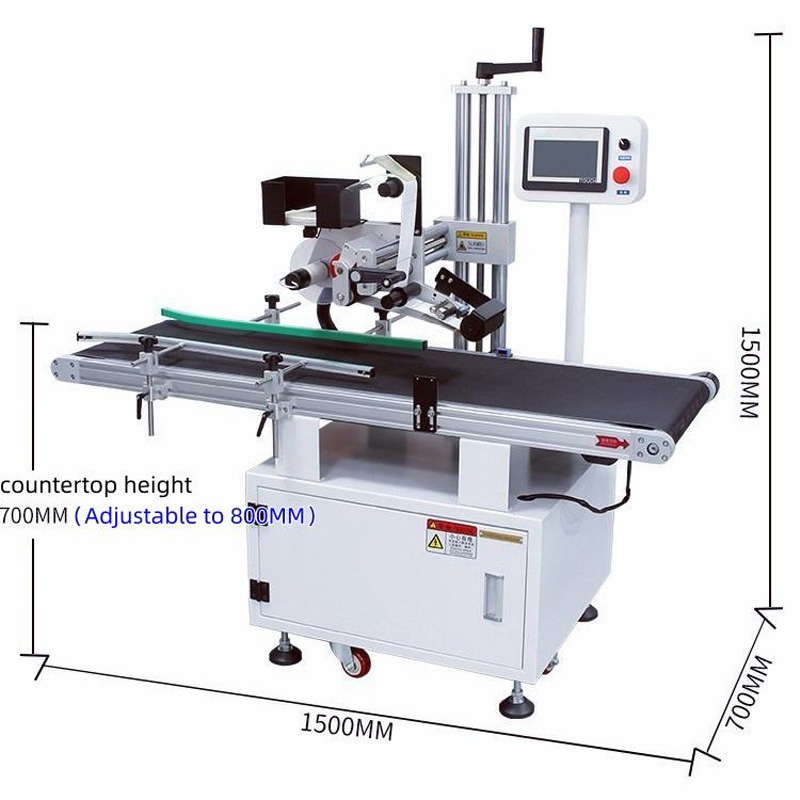 Conveyor system transporting pouches smoothly for labeling process