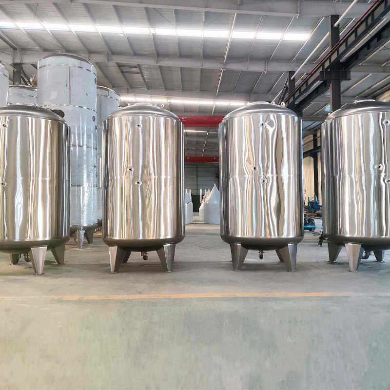 Cooling jacketed SS316 storage tanks installed in industrial workshop