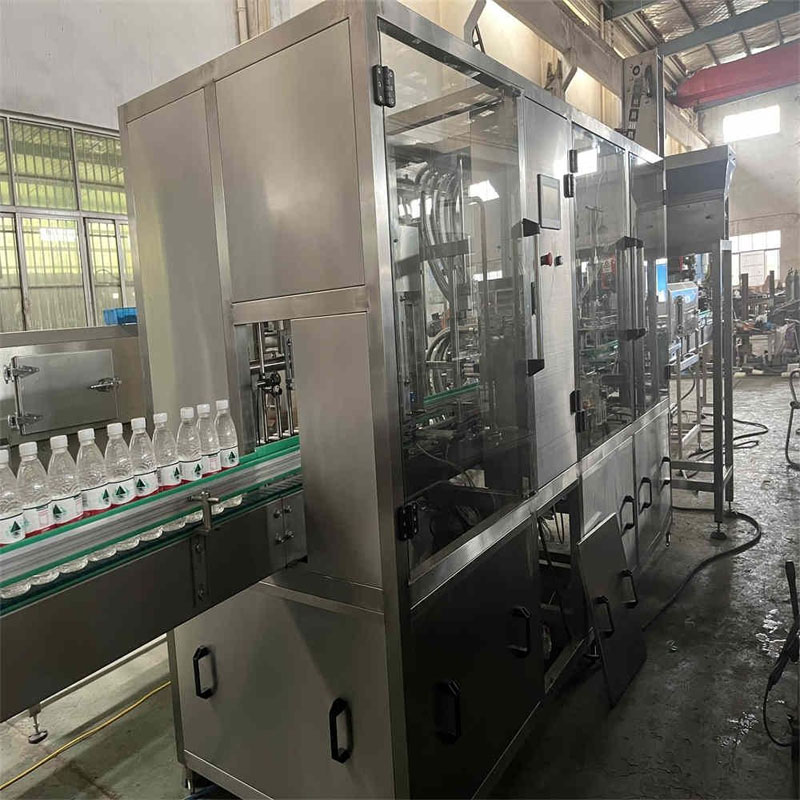 Automatic linear water bottling system for industrial use