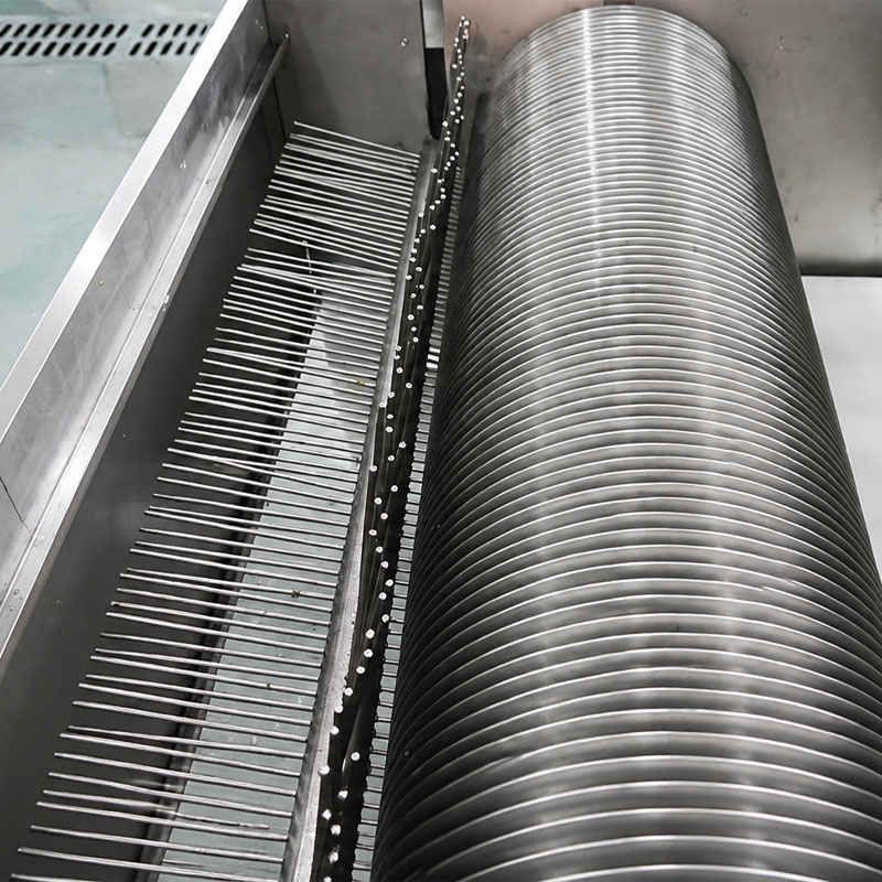 Internal cutting system structure of automatic vegetable processing machine