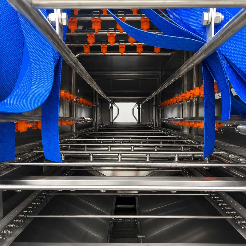 Interior cleaning system of industrial tray washing machine Interior cleaning system of industrial tray washing machine